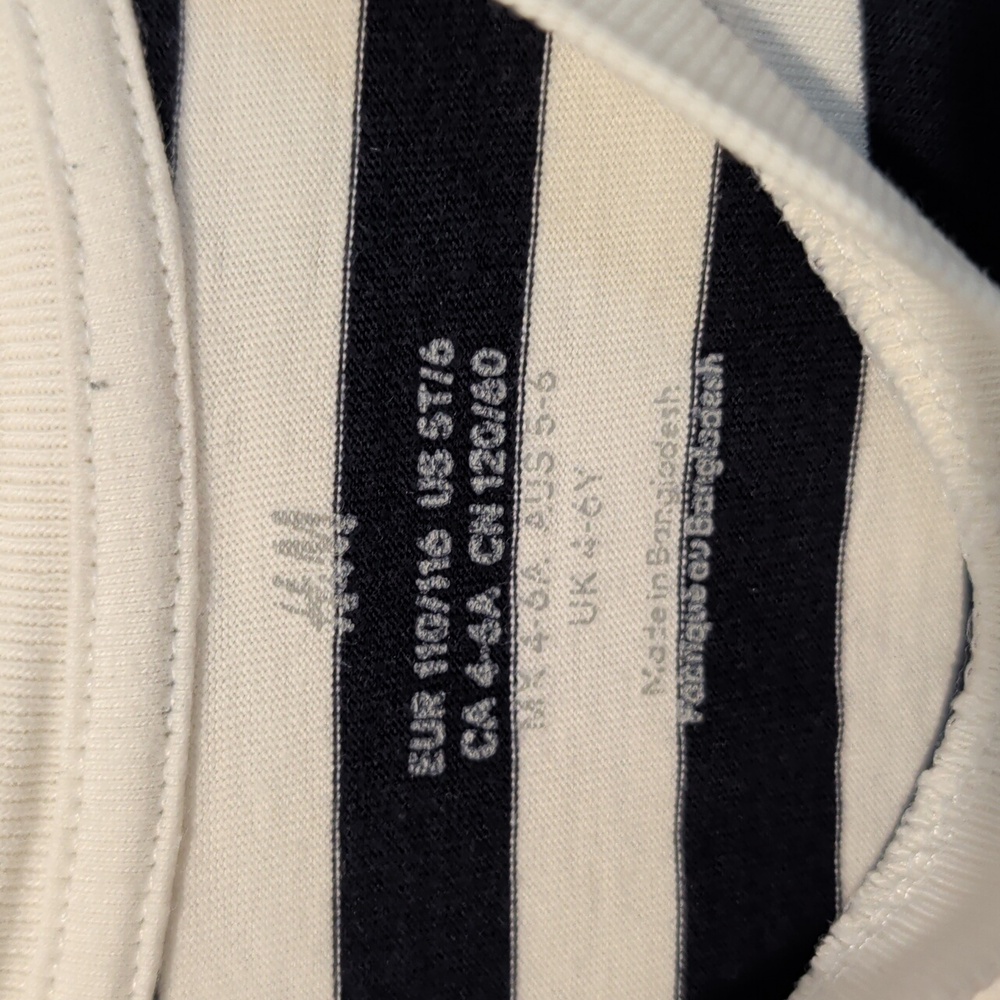 H&M Boys Black and White Striped Tee Size 5T - Picture 3 of 4